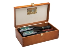 legno-scuro-2-bottiglie-aperta
